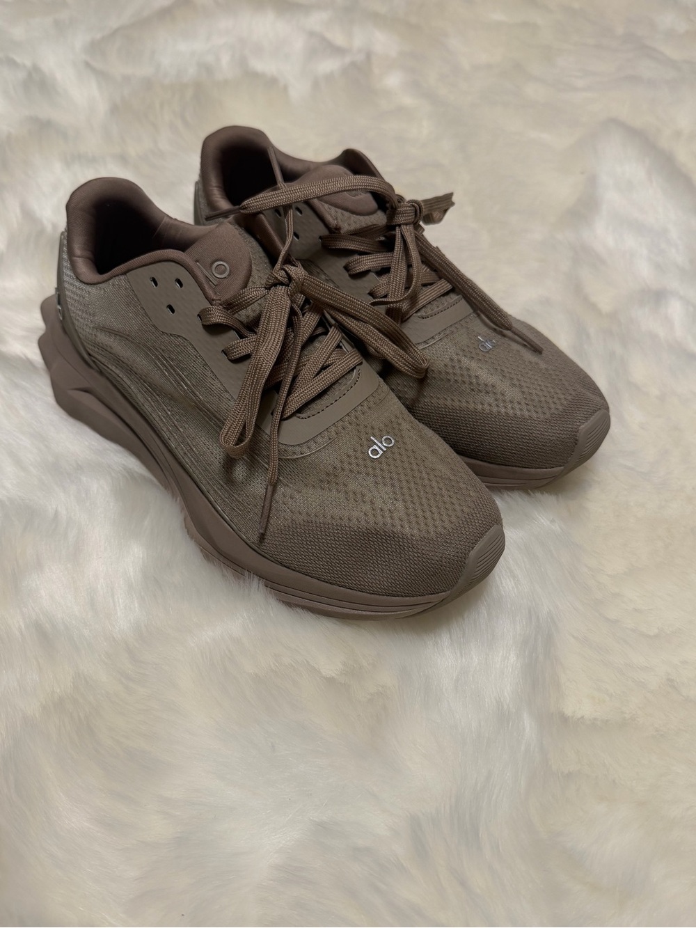 ALO Yoga Women's Brown Mesh Lace-Up Athletic Sneakers
